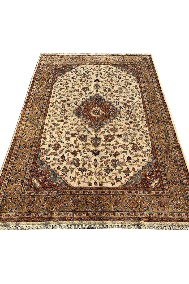 Authentic Hand Knotted Vintage Indo Tabreez Wool Area Rug 7.11 X 5.7 Ft (397 Ger)