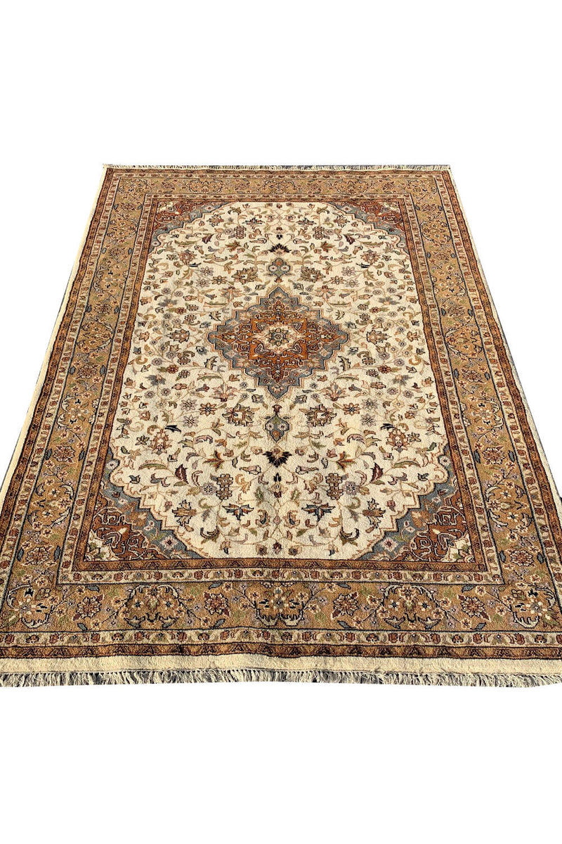 Authentic Hand Knotted Vintage Indo Tabreez Wool Area Rug 7.11 X 5.7 Ft (397 Ger)