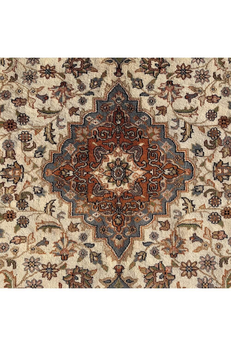 Authentic Hand Knotted Vintage Indo Tabreez Wool Area Rug 7.11 X 5.7 Ft (397 Ger)