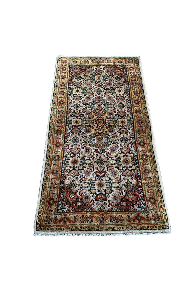 VINTAGE TAJ RUG 4.7 X 2.5 FT