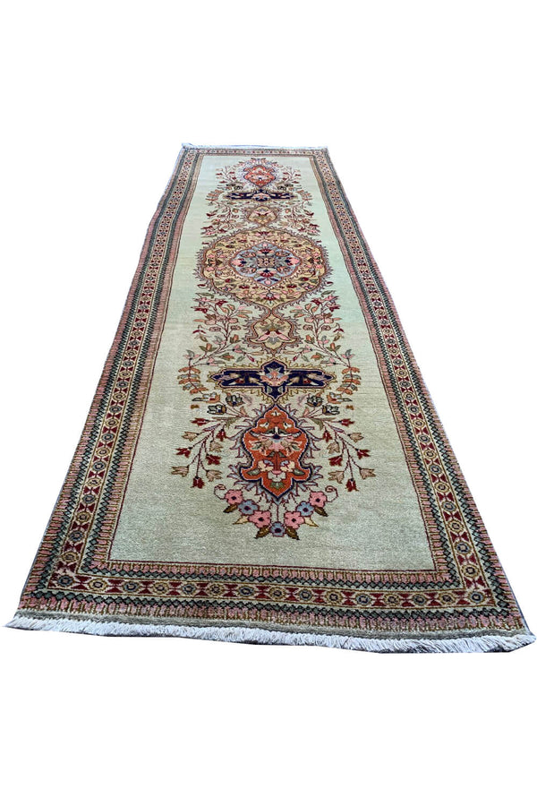 VINTAGE QIRMOUN RUNNER 9.3 X 2.9 FT