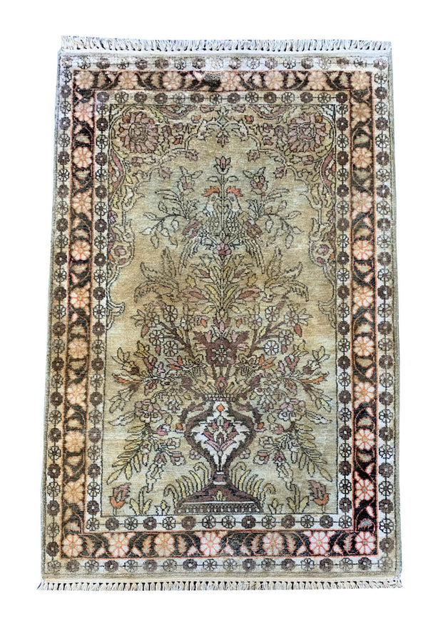 VINTAGE KASHMIRI RUG 4.0 X 2.6 FT